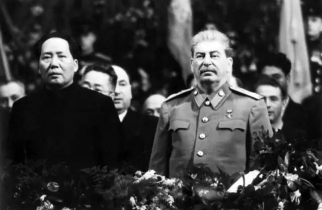 В Шанхае за оскорбление Сталина избили американского атташе