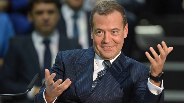 Медведев прекратил действия актов СССР и РСФСР