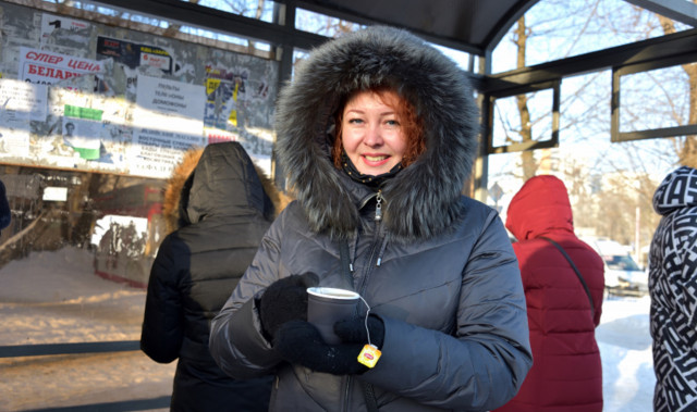 Пассажиров напоили горячим чаем