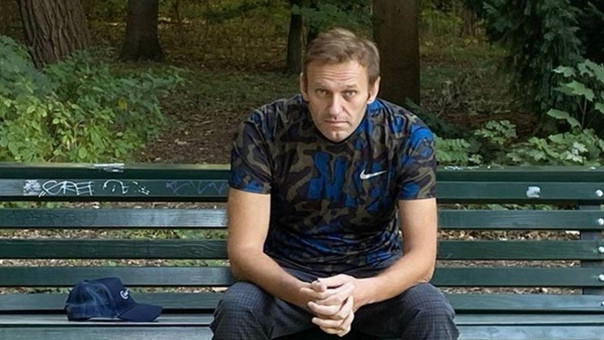 Навальный возвращается в Россию