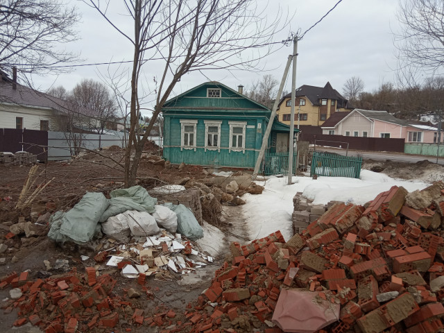 Город Воинской Славы превращается в помойку...