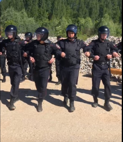 Беспредел сотрудников полиции возле ТКО "Щелканово" 29/05/2018.